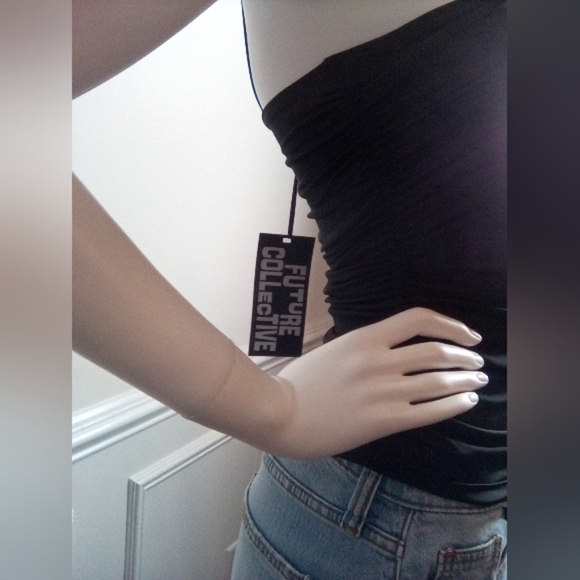 Black Ruched Women's Top - Picture 4 of 9